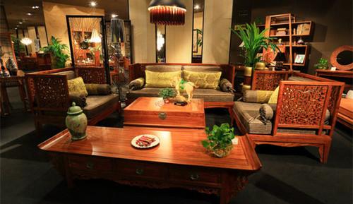 紅木家具的材質(zhì)和工藝哪個更重要